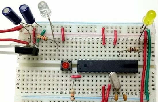 Connecting the power supply and the Atmega128 / 328 IC by wire jumpers